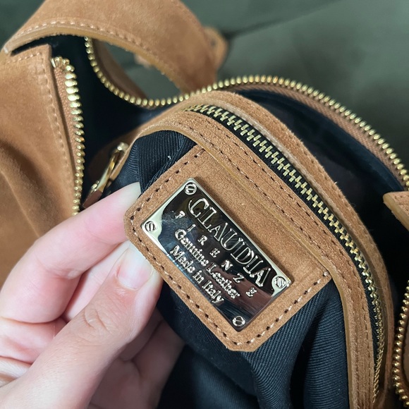 Claudia Firenze Tan Suede Crossbody Bag - Picture 8 of 9